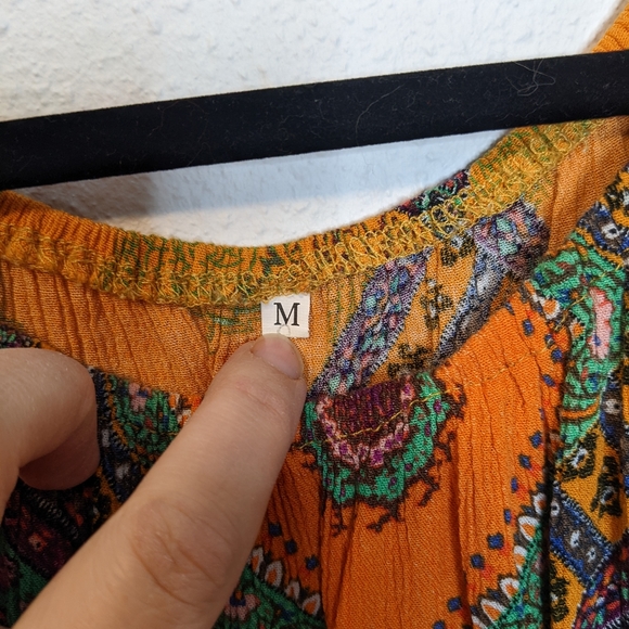 ✨3/$25 Bandana Print Orange Pink Romper Size Medium - Picture 3 of 5